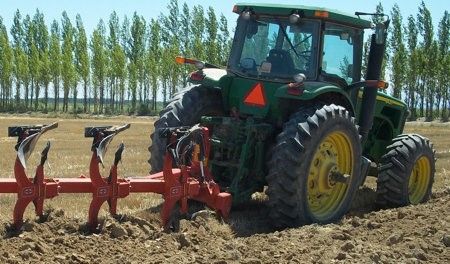 charrues portées reversibles et solides en raie matériel agricol