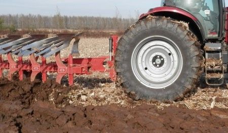 Proste pługi zawieszane Orka poza bruzdą rolnictwo